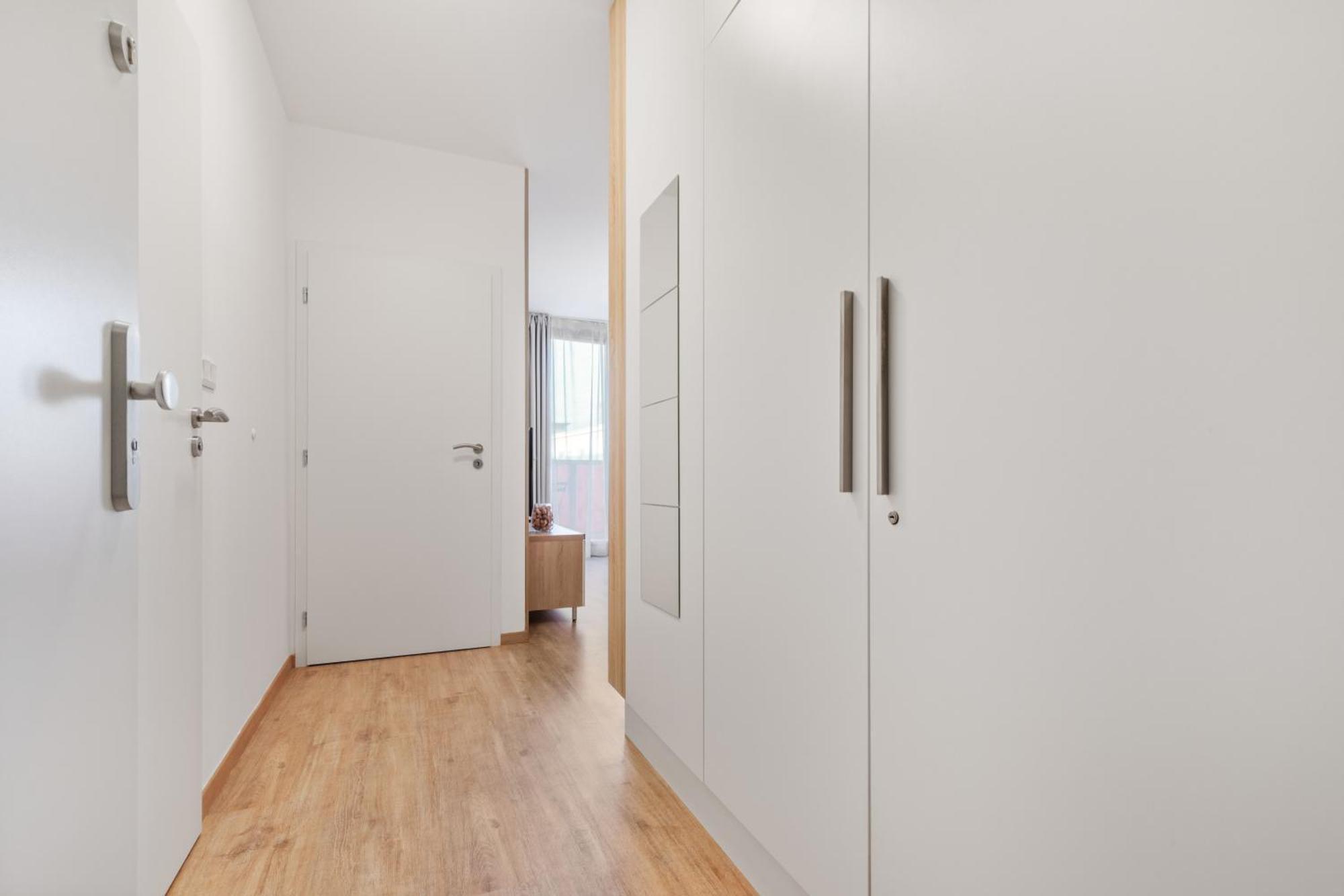 Ferienwohnung Lam Safari - Balcony - Ac - Free Parking Pressburg Exterior foto