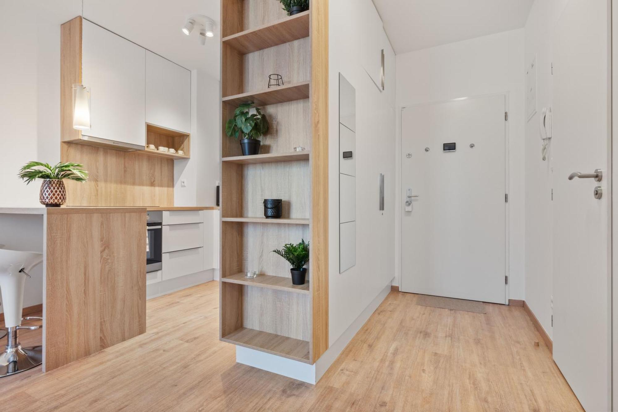 Ferienwohnung Lam Safari - Balcony - Ac - Free Parking Pressburg Exterior foto